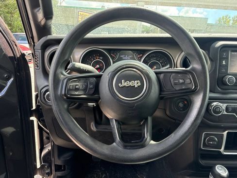 Used 2018 Jeep Wrangler Sport AWD/4WD image 17