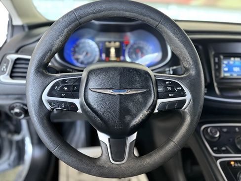 Used 2015 Chrysler 200 Limited image 20