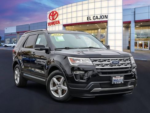 Used 2019 Ford Explorer XLT w/ Equipment Group 201A FWD image 1