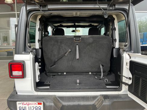 Used 2018 Jeep Wrangler Sport S image 34