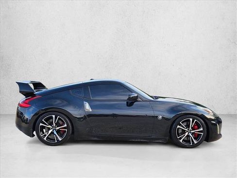 Used 2019 Nissan 370Z Touring Sport RWD image 4
