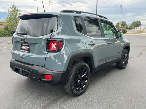 Used 2018 Jeep Renegade Altitude w/ Advanced Technology Group AWD/4WD image 6