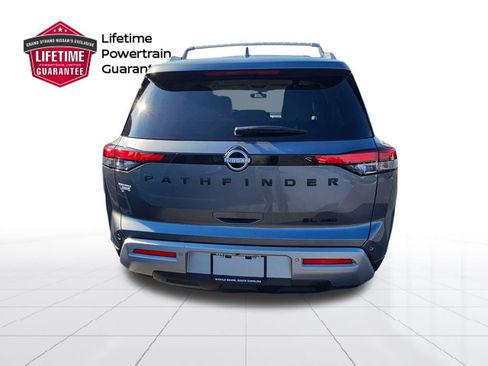 Used 2025 Nissan Pathfinder SL w/ Black Appearance Package AWD/4WD image 8