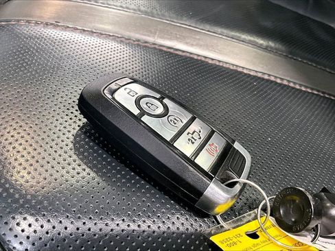 Used 2022 Ford F350 Platinum image 19