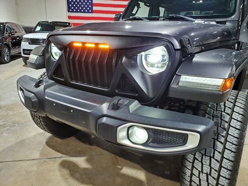 Used 2020 Jeep Gladiator Overland w/ LED Lighting Group AWD/4WD image 51