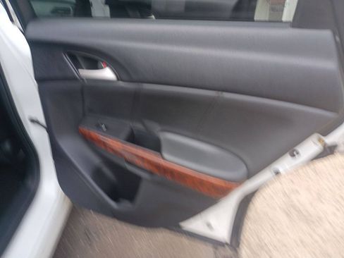 Used 2010 Honda Crosstour EX-L image 16