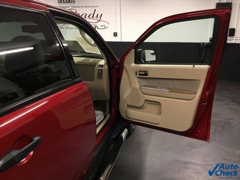Used 2011 Ford Escape XLT image 43