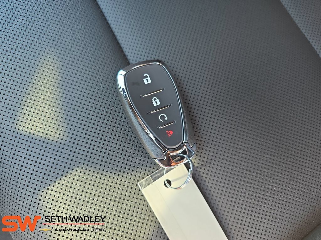 New 2026 Chevrolet Trax RS w/ Sunroof Package FWD image 37
