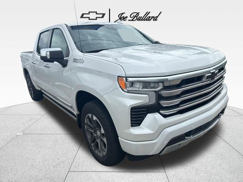 Used 2024 Chevrolet Silverado 1500 High Country w/ Technology Package AWD/4WD image 5