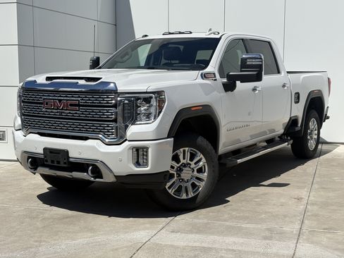 Used 2023 GMC Sierra 3500 Denali w/ Denali Ultimate Package AWD/4WD image 2