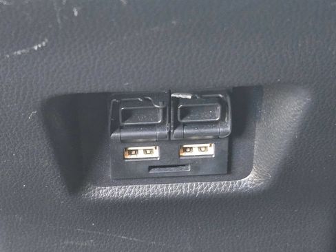 Used 2021 Toyota RAV4 XLE AWD/4WD image 8