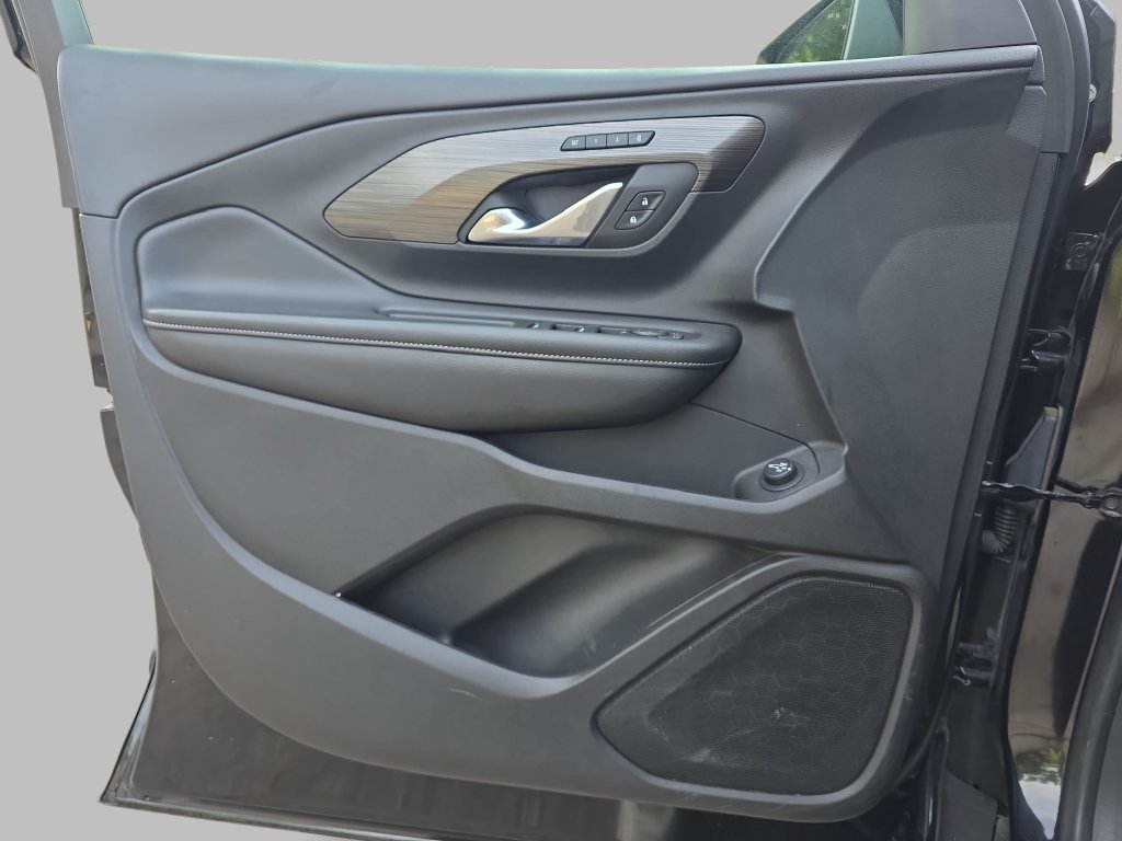 Used 2023 GMC Terrain SLT w/ Tech Package AWD/4WD image 30