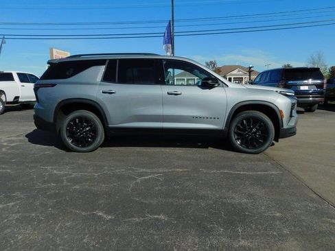 New 2026 Chevrolet Traverse LT w/ Midnight/Sport Edition image 6