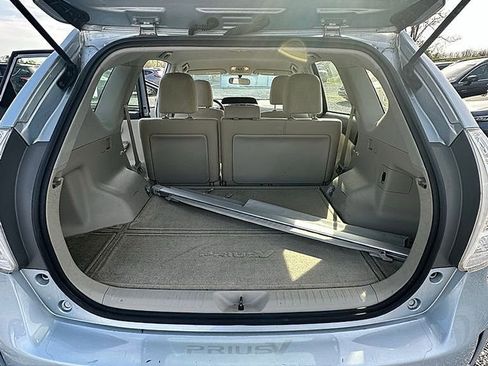 Used 2014 Toyota Prius V Two image 11