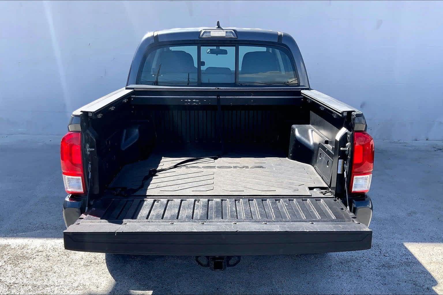 Used 2017 Toyota Tacoma SR w/ Tow Package AWD/4WD image 18