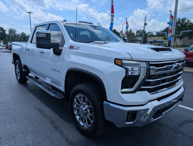 Used 2026 Chevrolet Silverado 3500 LTZ w/ LTZ Premium Package AWD/4WD image 7