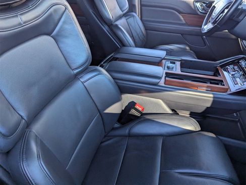 Used 2024 Lincoln Navigator Reserve image 10