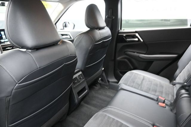 Used 2024 Mitsubishi Outlander SE FWD image 24