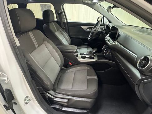 Used 2025 Chevrolet Blazer LT AWD/4WD image 36