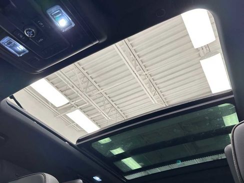 Used 2021 Chevrolet Suburban High Country image 43