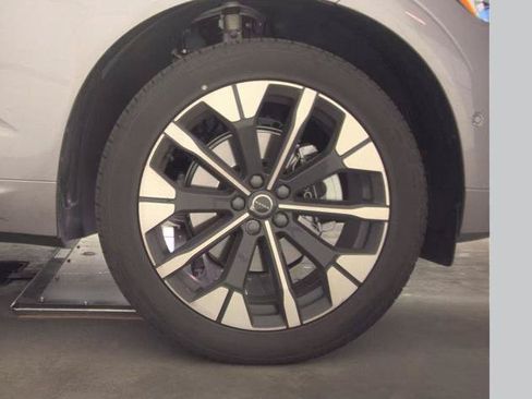 Used 2026 Volvo XC60 B5 Plus AWD/4WD image 10