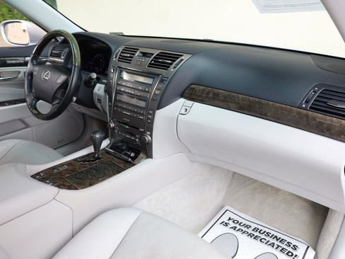 Used 2008 Lexus LS 460 RWD image 34