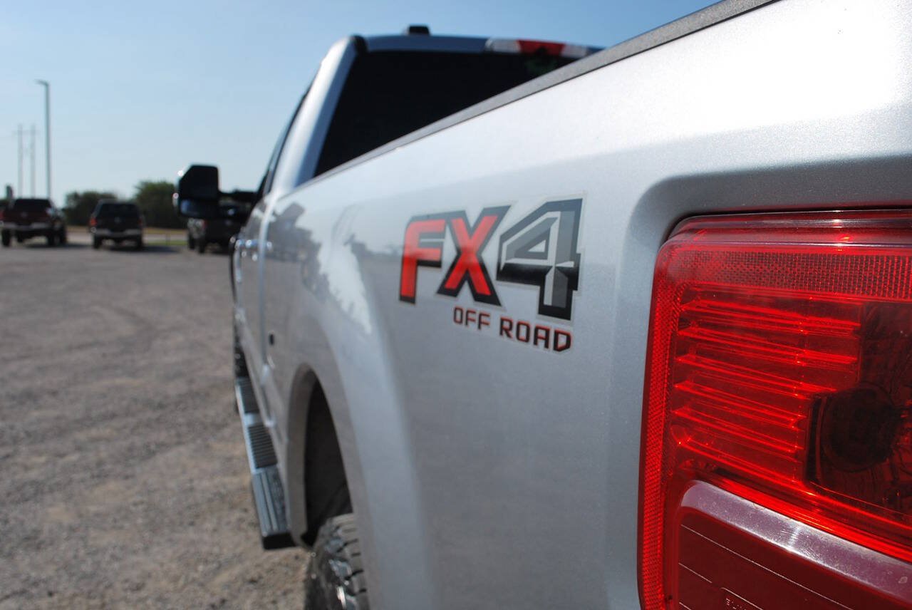 Used 2022 Ford F350 XLT w/ XLT Premium Package AWD/4WD image 4