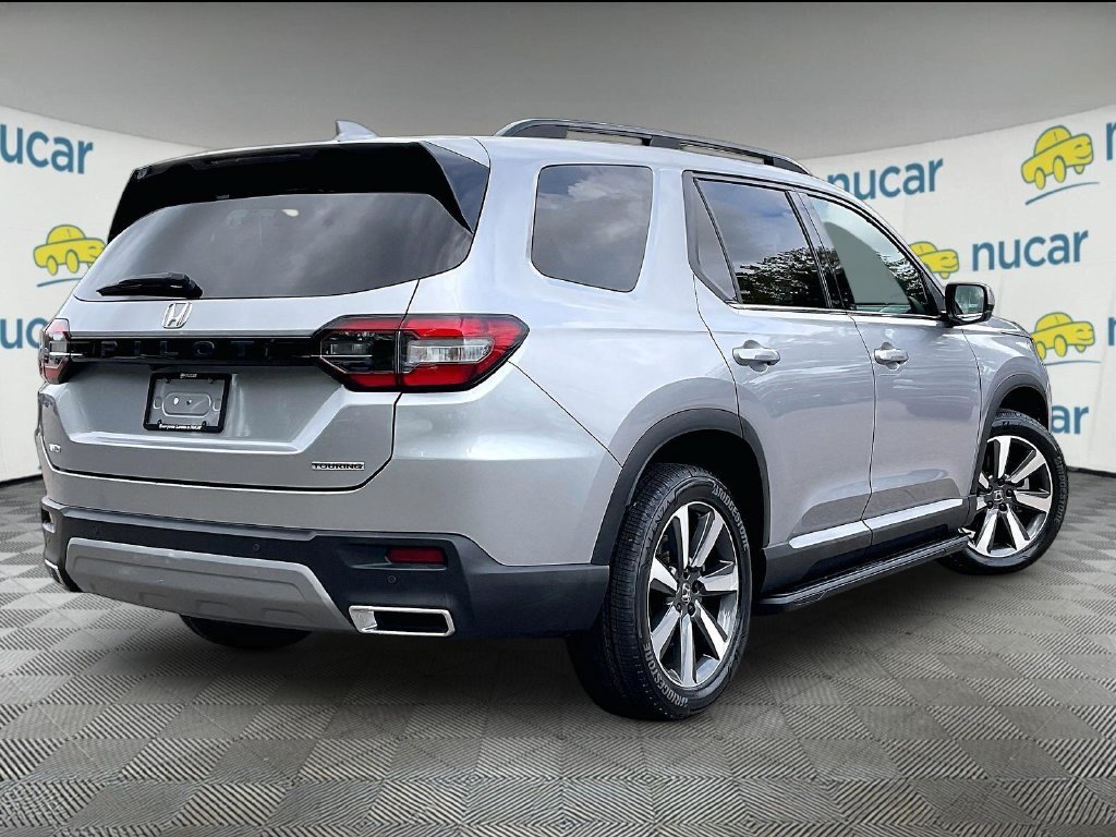 Used 2024 Honda Pilot Touring image 6