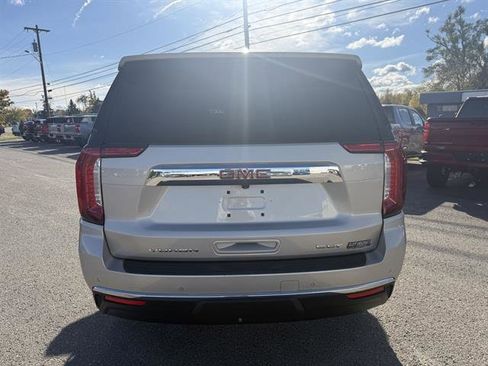 Used 2021 GMC Yukon SLT w/ SLT Luxury Package image 5