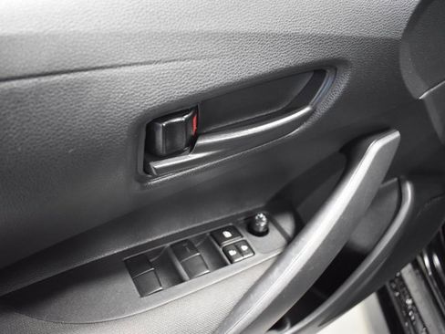 Used 2025 Toyota Corolla LE image 15