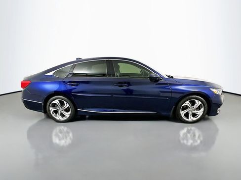 Used 2019 Honda Accord EX image 4