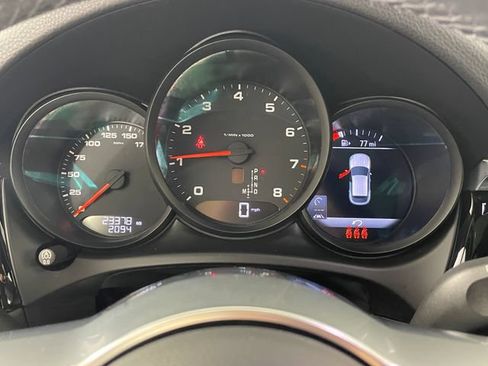 Used 2020 Porsche Macan AWD/4WD image 5