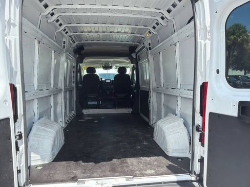 Used 2023 RAM ProMaster 2500 FWD image 5