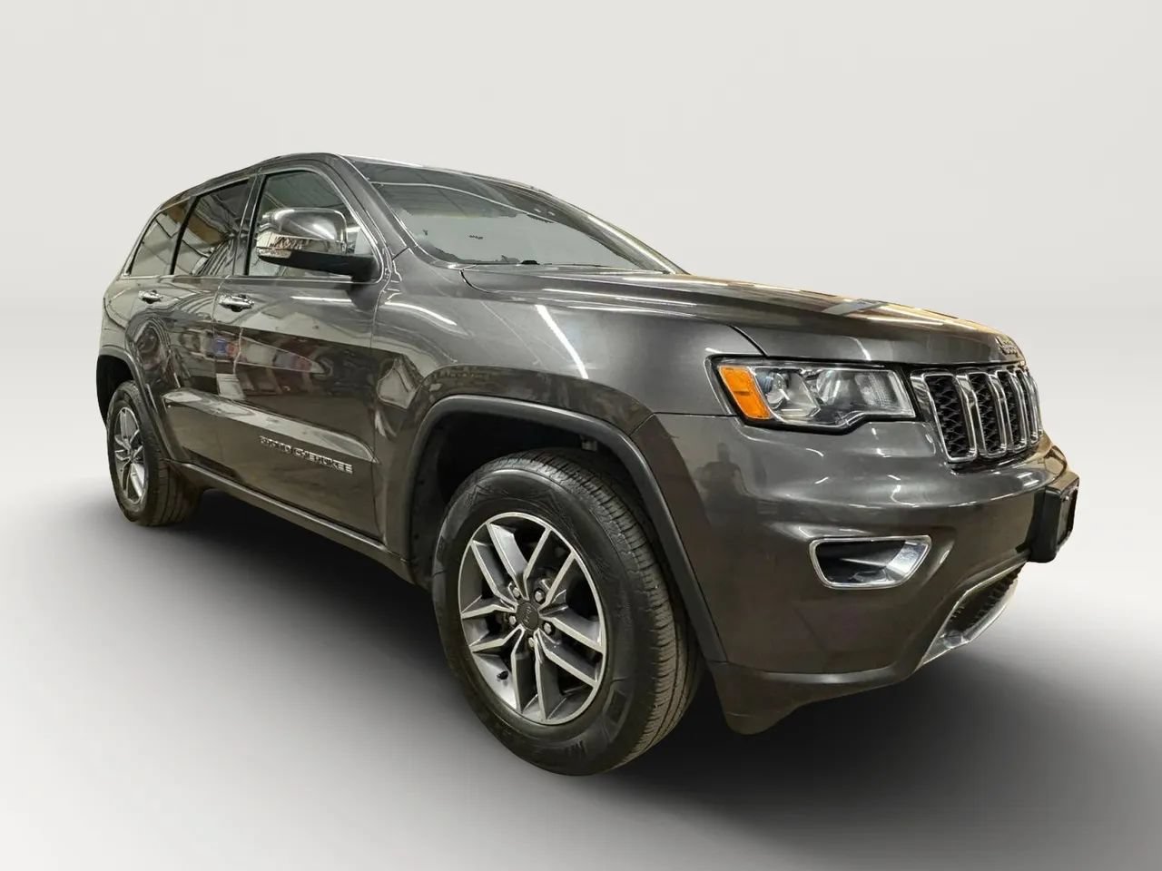 Used 2020 Jeep Grand Cherokee Limited w/ Trailer Tow Group IV AWD/4WD image 2