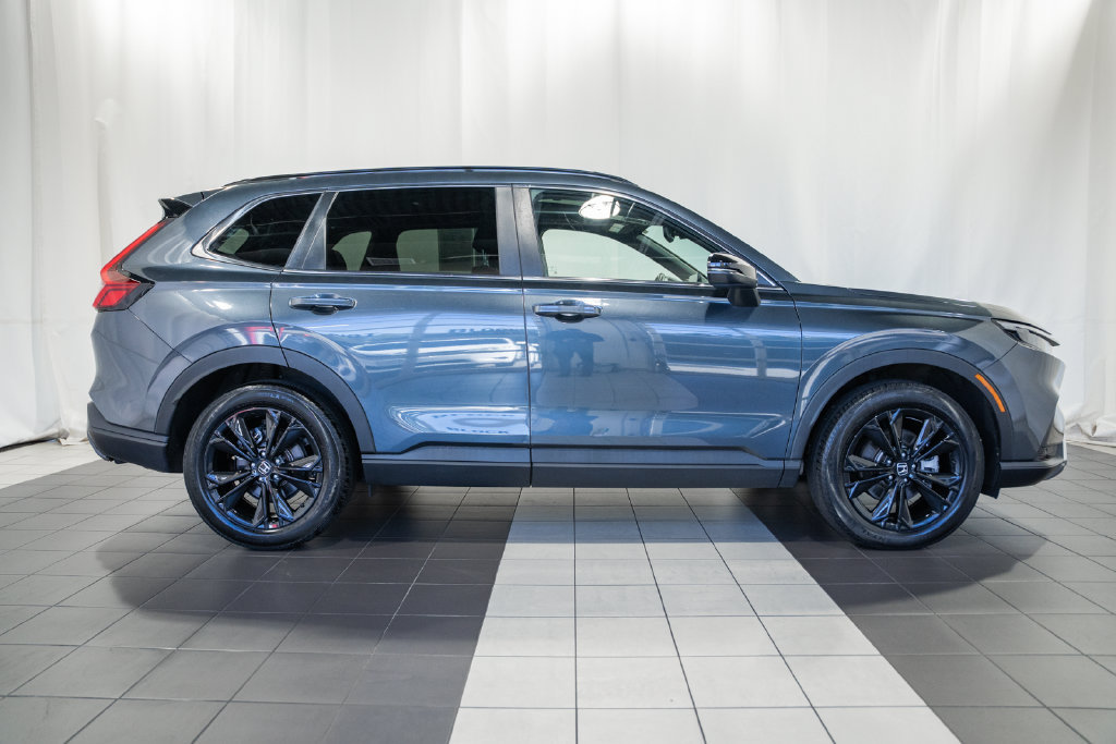 Used 2024 Honda CR-V Sport Touring image 3