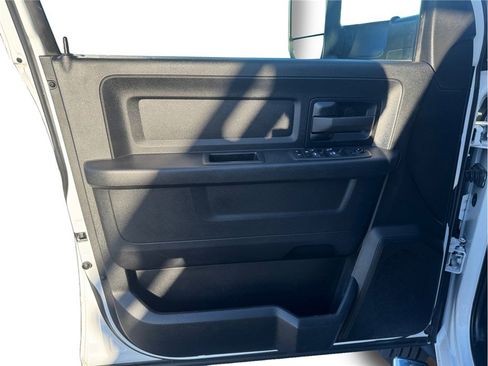 Used 2021 RAM 5500 Tradesman w/ Chrome Appearance Group image 16