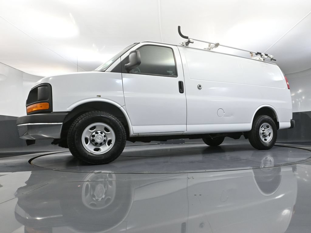 Used 2016 Chevrolet Express 2500 RWD image 38
