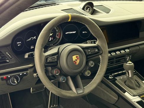 Certified 2025 Porsche 911 GT3 RS RWD image 18