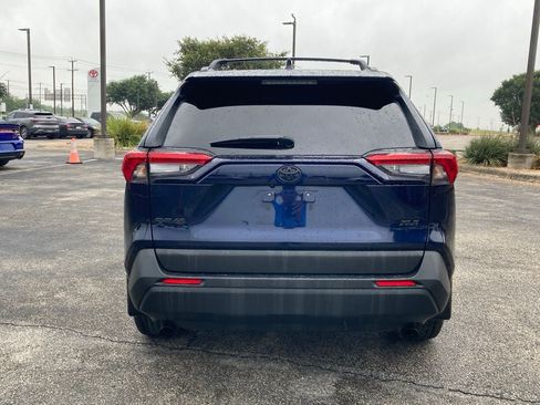 Used 2025 Toyota RAV4 XLE Premium FWD image 5