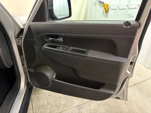 Used 2011 Jeep Liberty Sport AWD/4WD image 24
