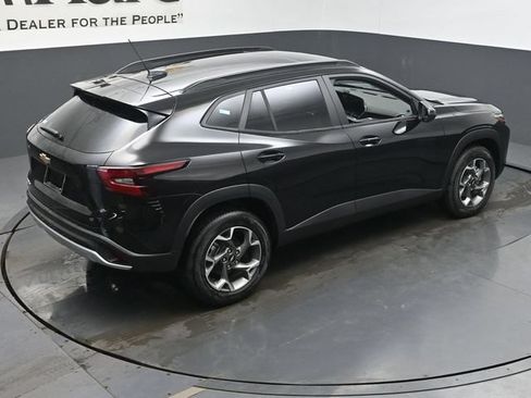 New 2026 Chevrolet Trax LT w/ Sunroof Package FWD image 18