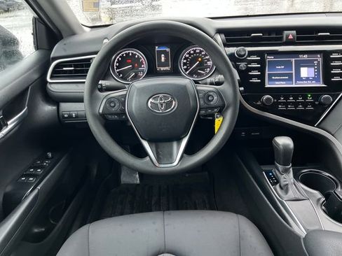 Used 2018 Toyota Camry LE image 13