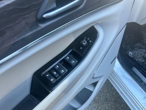 Used 2023 Jeep Grand Cherokee Overland w/ Adv Protech Group III image 12