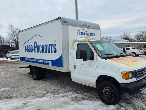Used 2005 Ford E-350 and Econoline 350 Super Duty image 1