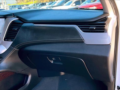 Used 2019 GMC Yukon XL SLT w/ Open Road Package image 18