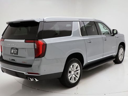Used 2025 GMC Yukon XL Denali image 9