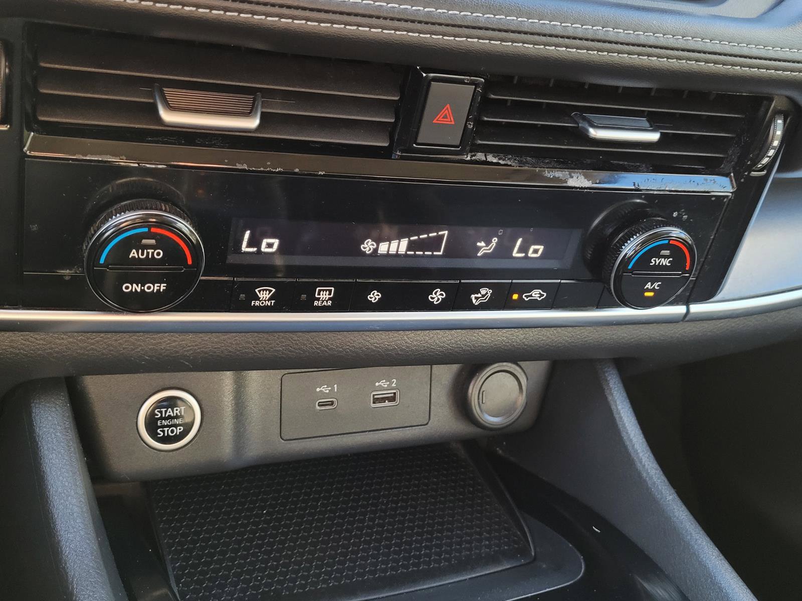 Used 2022 Nissan Rogue SV AWD/4WD image 25