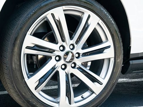 Used 2025 Cadillac Escalade Sport Platinum w/ LPO, Floor Liner Package AWD/4WD image 23