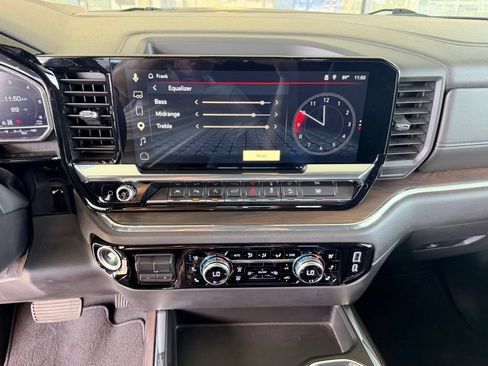 Used 2024 GMC Sierra 1500 SLT w/ SLT Premium Plus Package AWD/4WD image 24