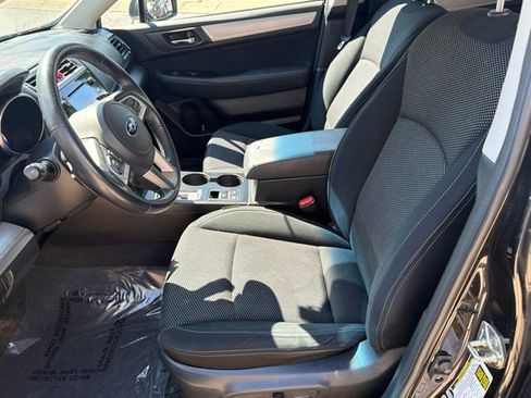 Used 2017 Subaru Outback 2.5i Premium AWD/4WD image 9